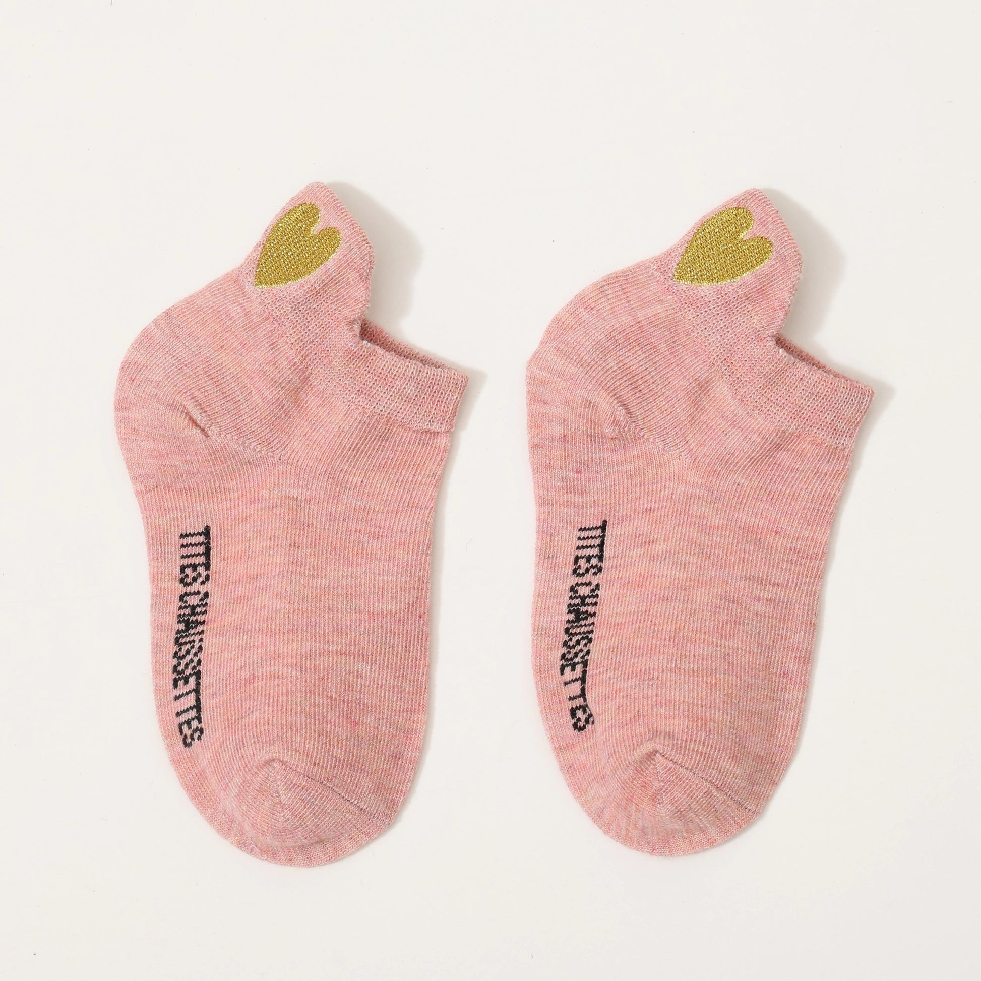 Lot de 5 chaussettes pour bébés et enfants. Languette coeur doré brodé à l'arrière du pied. 5 coloris : noir, blanc, beige, bleu, rose. Disponible en 4 taille : 12/24 mois, 2/4 ans, 5/8 ans, 9/12 ans.