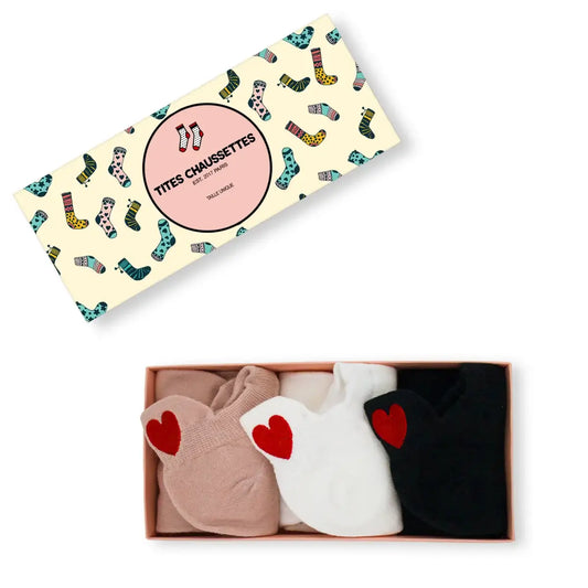 Chaussettes en coton à languette cœur rouge pour femme | Chaussettes douces et respirantes | Fabriquées à partir de matériaux de haute qualité | Un cadeau parfait pour les femmes de tous âges