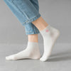 Chaussettes blanches en coton à motif cœur rouge pour femme | Chaussettes élégantes et confortables | Un cadeau parfait pour les femmes | Disponibles en plusieurs couleurs.