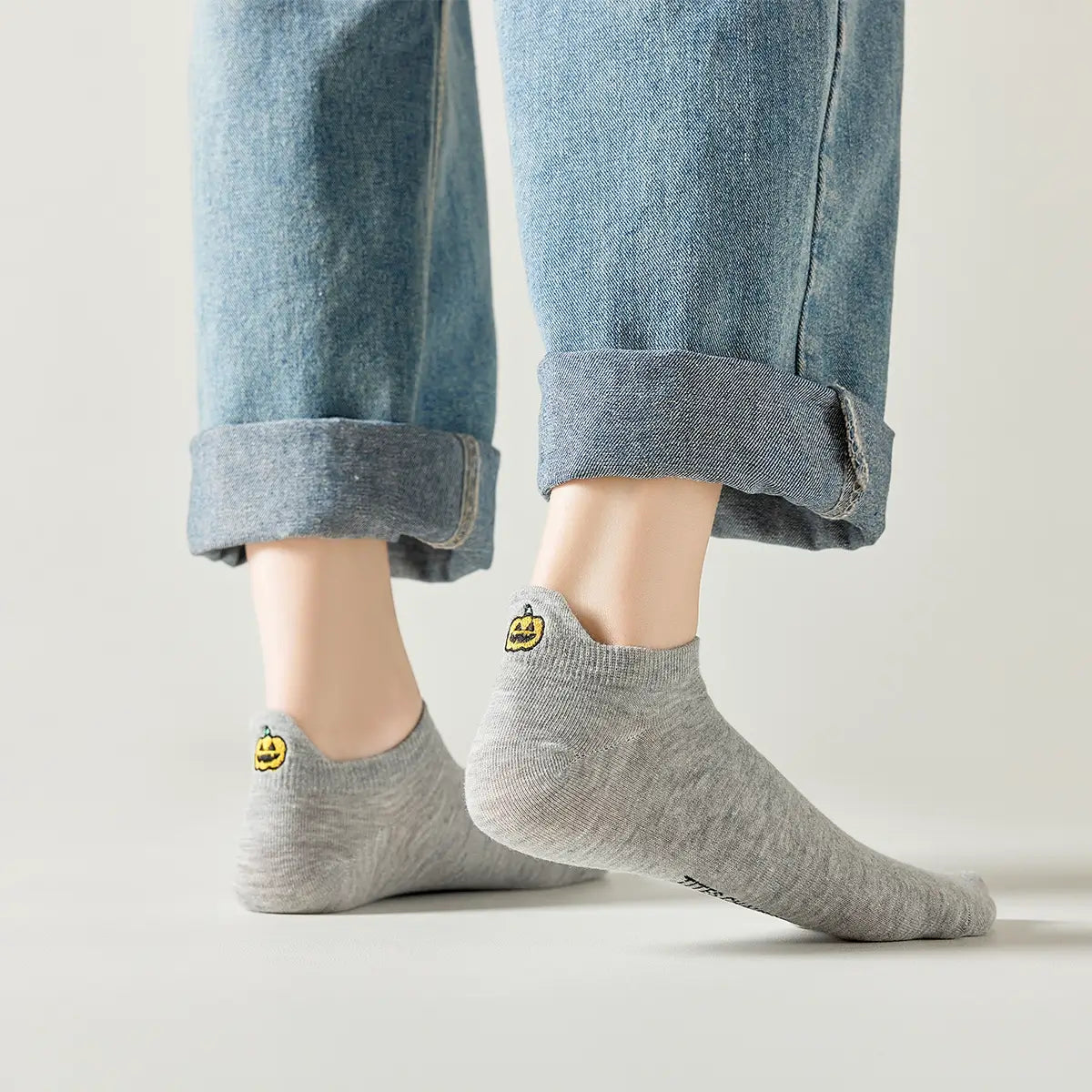 Chaussettes halloween en coton à languette citrouille pour femme | Chaussettes confortables et élégantes | Idéales pour le quotidien ou les occasions spéciales | Disponibles en plusieurs couleurs et tailles