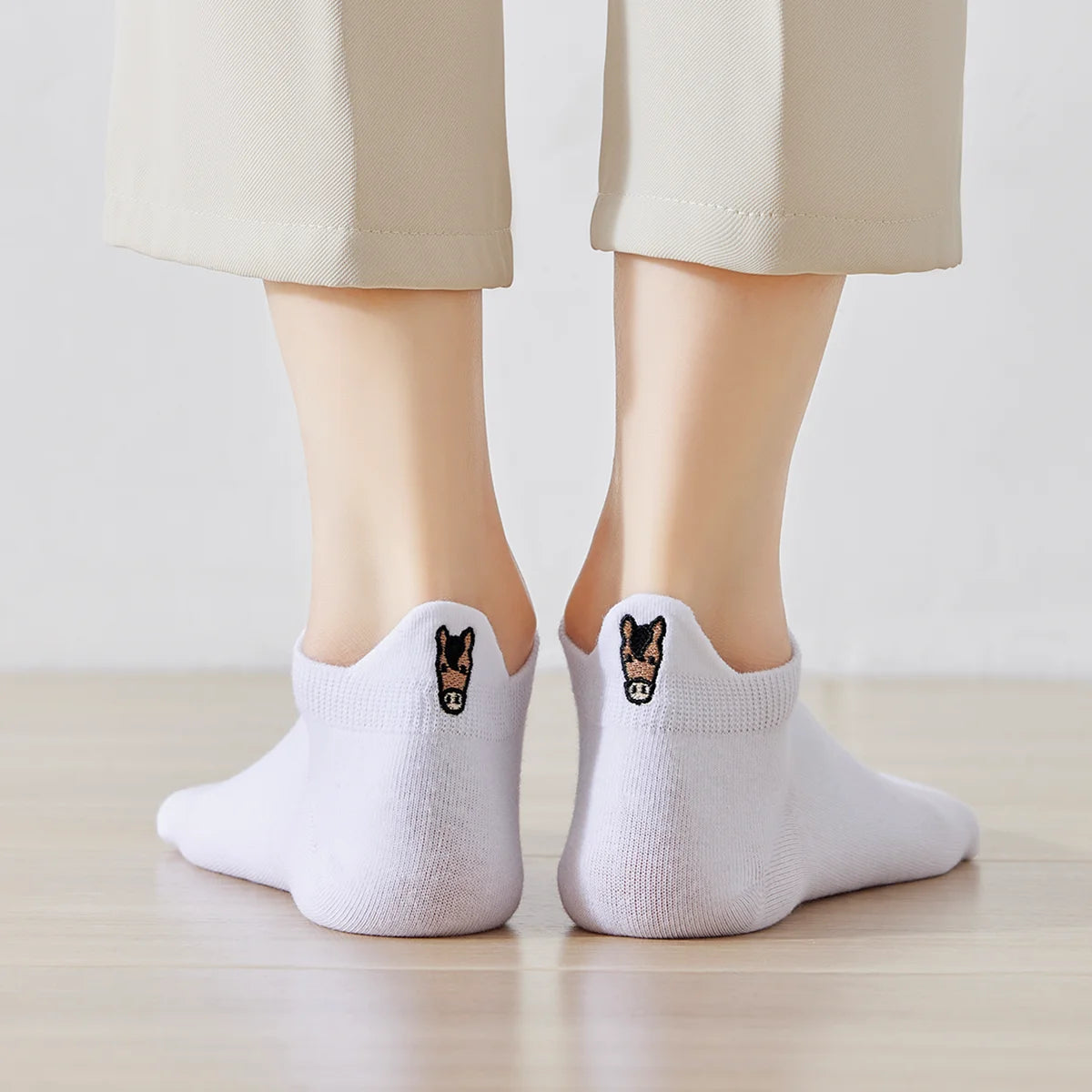Chaussettes en coton à languette cheval marron foncé pour femme | Chaussettes confortables et élégantes | Idéales pour le quotidien ou les occasions spéciales | Disponibles en plusieurs couleurs