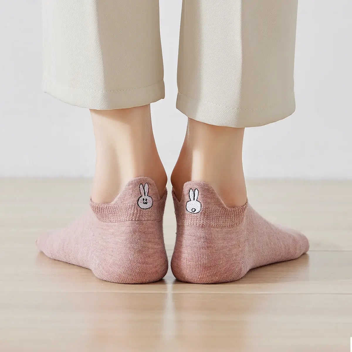 Chaussettes roses en coton à languette lapin pour femme | Chaussettes confortables et élégantes | Idéales pour le quotidien ou les occasions spéciales | Disponibles en plusieurs couleurs