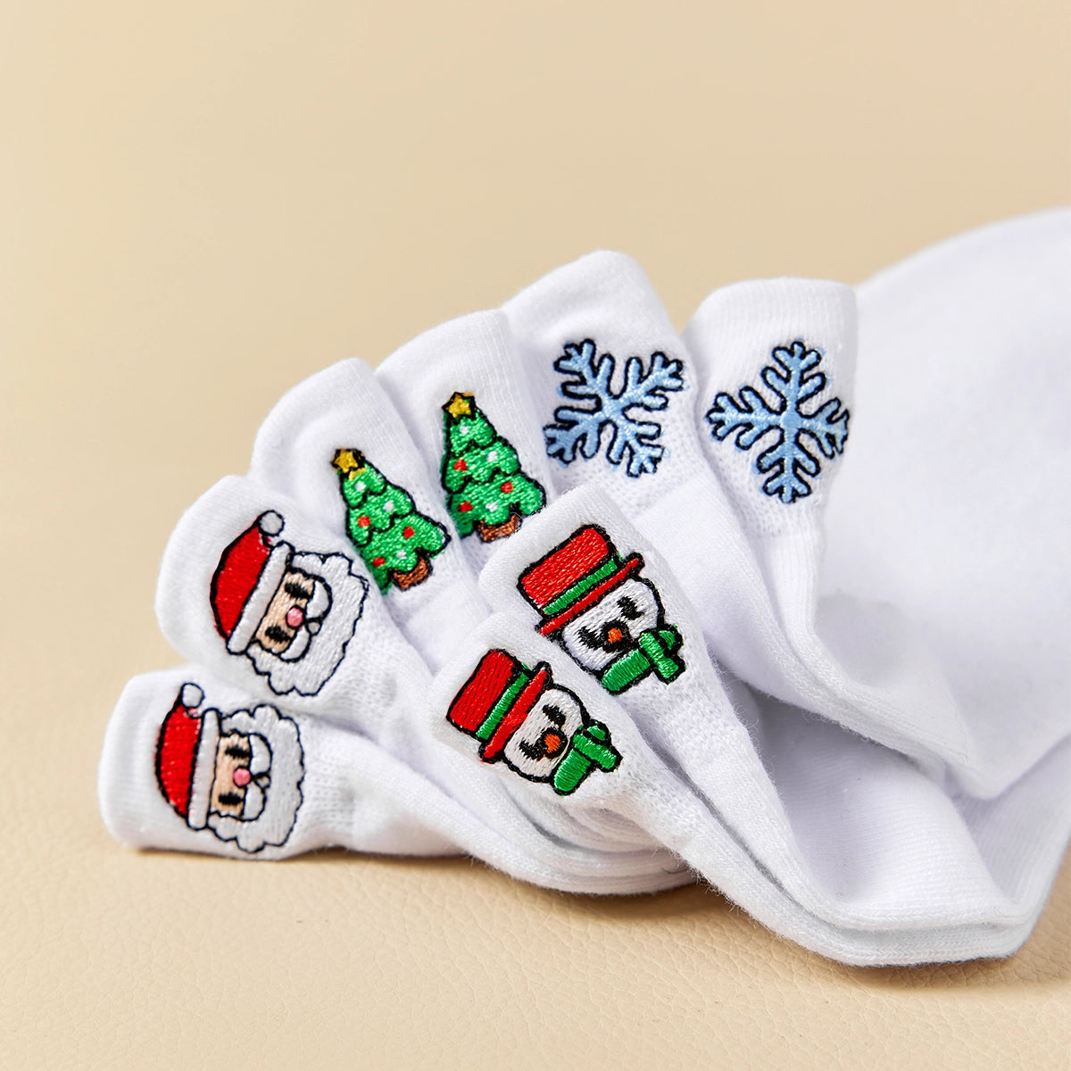 Chaussettes blanches motif de noël, languette brodée : Père Noël, bonhomme de neige, flocon, sapin