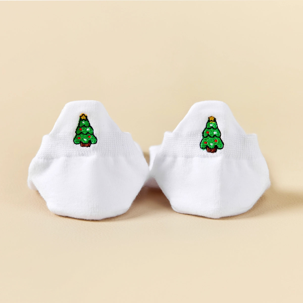 Chaussettes blanches motif de noël, languette brodée : Père Noël, bonhomme de neige, flocon, sapin