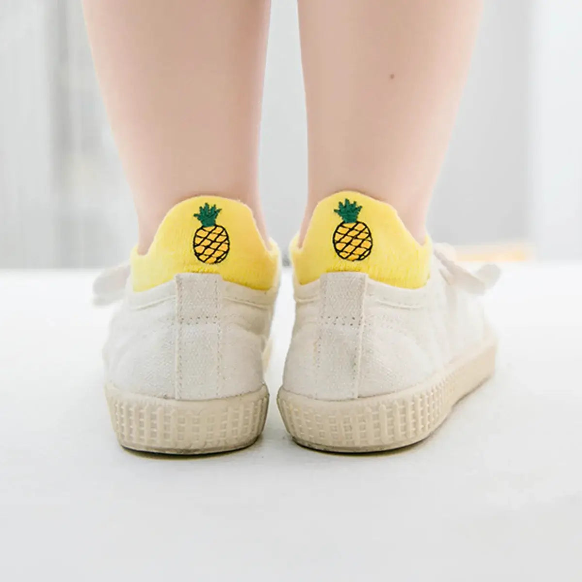 Chaussettes en coton à motif fruit pour enfants | Chaussettes douces et confortables | Disponibles en différentes tailles et couleurs | Un cadeau idéal pour les enfants de tous âges