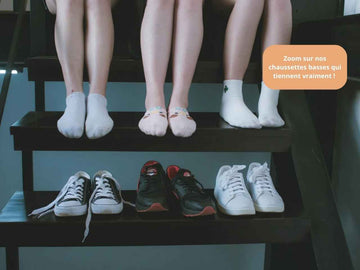 Femmes portant des chaussettes basses et des chaussettes invisibles