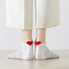 Chaussettes blanches à rayure en coton à motif cœur marine pour femme | Chaussettes douces et respirantes | Un cadeau parfait pour les femmes de tous âges | Disponibles à un prix abordable.
