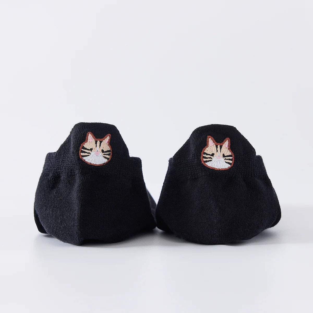 Chaussettes noires en coton à languette chat pour femme | Chaussettes confortables et élégantes | Idéales pour le quotidien ou les occasions spéciales | Disponibles en plusieurs couleurs et tailles