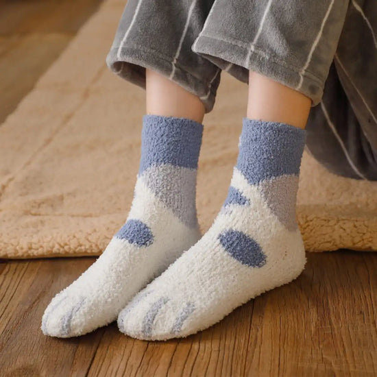 Chaussettes hiver longues en coton à motif patte de chats pour femmes | Chaussettes douces et confortables | Fabriquées à partir de matériaux de haute qualité | Un cadeau parfait pour les femmes de tous âges | Disponibles en différentes tailles et couleurs