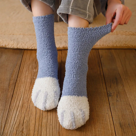 Chaussettes bleu hiver longues en coton à motif patte de chats pour femmes | Chaussettes douces et confortables | Fabriquées à partir de matériaux de haute qualité | Un cadeau parfait pour les femmes de tous âges | Disponibles en différentes tailles et couleurs