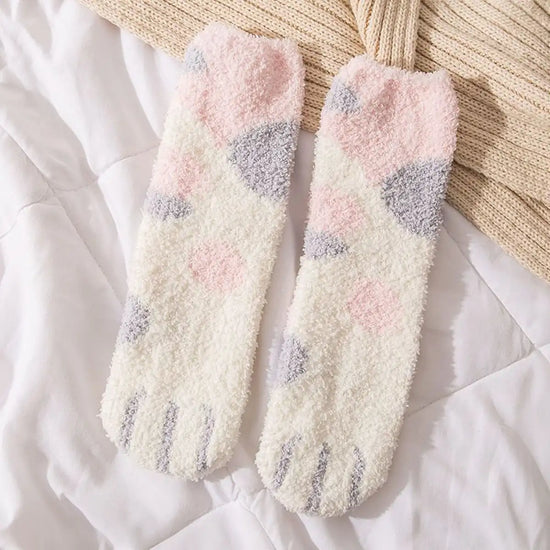 Chaussettes hiver longues en coton à motif patte de chats pour femmes | Chaussettes douces et confortables | Fabriquées à partir de matériaux de haute qualité | Un cadeau parfait pour les femmes de tous âges | Disponibles en différentes tailles et couleurs