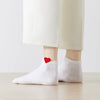 Chaussettes blanche en coton à motif cœur pour femmes | Chaussettes douces et confortables | Fabriquées à partir de matériaux de haute qualité | Un cadeau parfait pour les femmes de tous âges | Disponibles en différentes couleurs