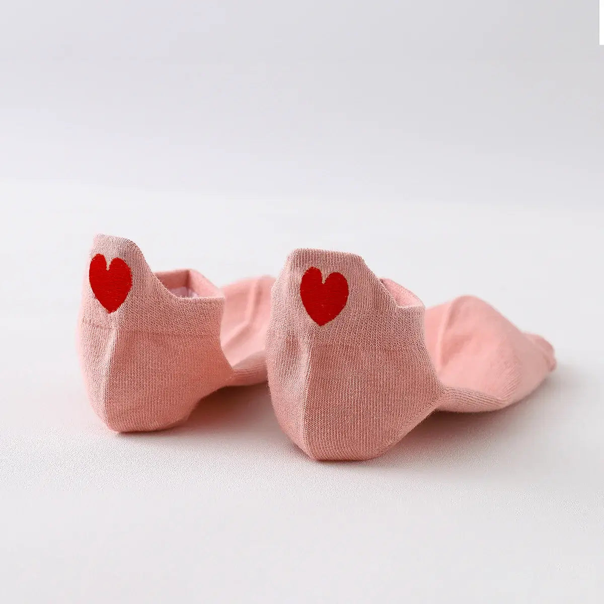 Chaussettes rose en coton à languette cœur rouge pour femme | Chaussettes douces et respirantes | Fabriquées à partir de matériaux de haute qualité | Un cadeau parfait pour les femmes de tous âges