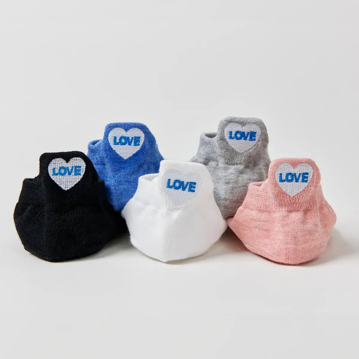 Chaussettes en coton à languette cœur love pour femme | Chaussettes douces et respirantes | Un cadeau parfait pour les femmes de tous âges | Disponibles à un prix abordable.