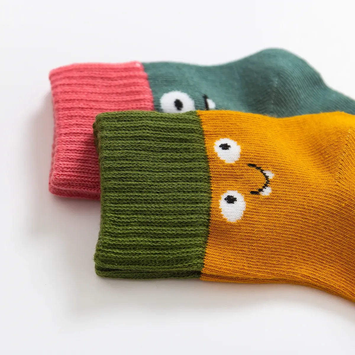 Chaussettes longues en coton à motif têtes drôles pour enfants | Chaussettes douces et confortables | Disponibles en différentes tailles et couleurs | Un cadeau parfait pour les enfants de tous âges