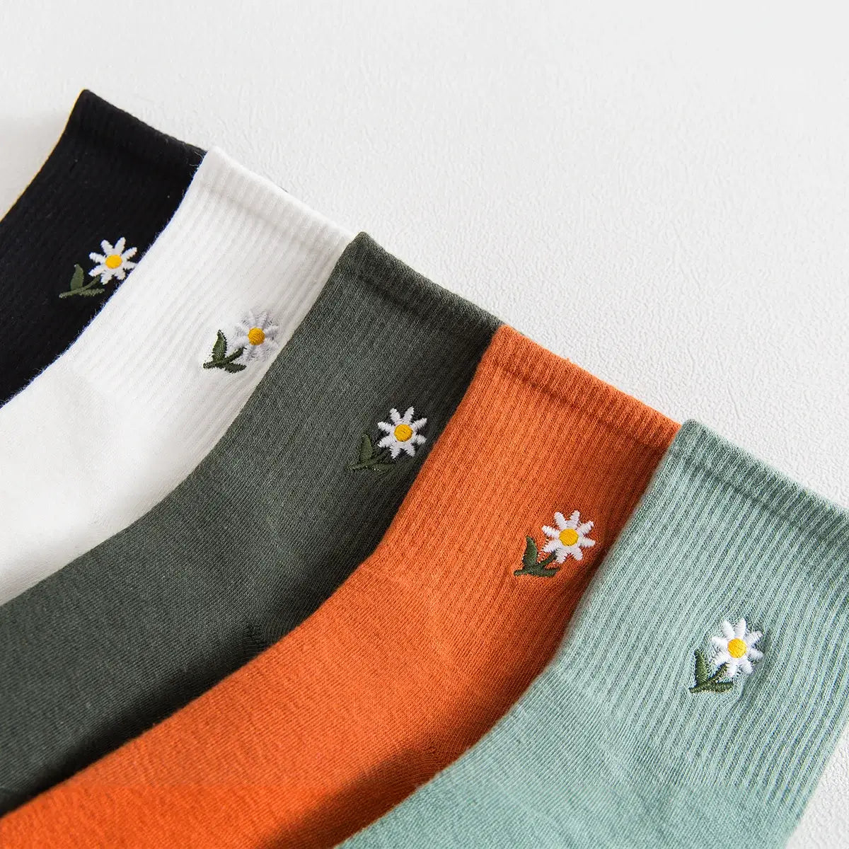 Chaussettes en coton à motif fleurs pour adultes | Chaussettes douces et confortables | Disponibles en différentes couleurs et motifs | Un cadeau idéal pour les femmes de tous âges