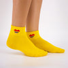 Chaussettes jaunes adultes en coton avec des cœurs arc-en-ciel | Chaussettes douces et respirantes | Un excellent choix pour les adultes qui aiment les cœurs et l'arc-en-ciel |