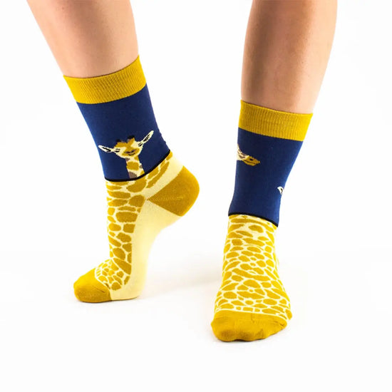 Chaussettes longue en coton à motif girafe pour adultes | Chaussettes douces et confortables | Disponibles en différentes tailles et couleurs | Un cadeau idéal pour les femmes et les hommes de tous âges