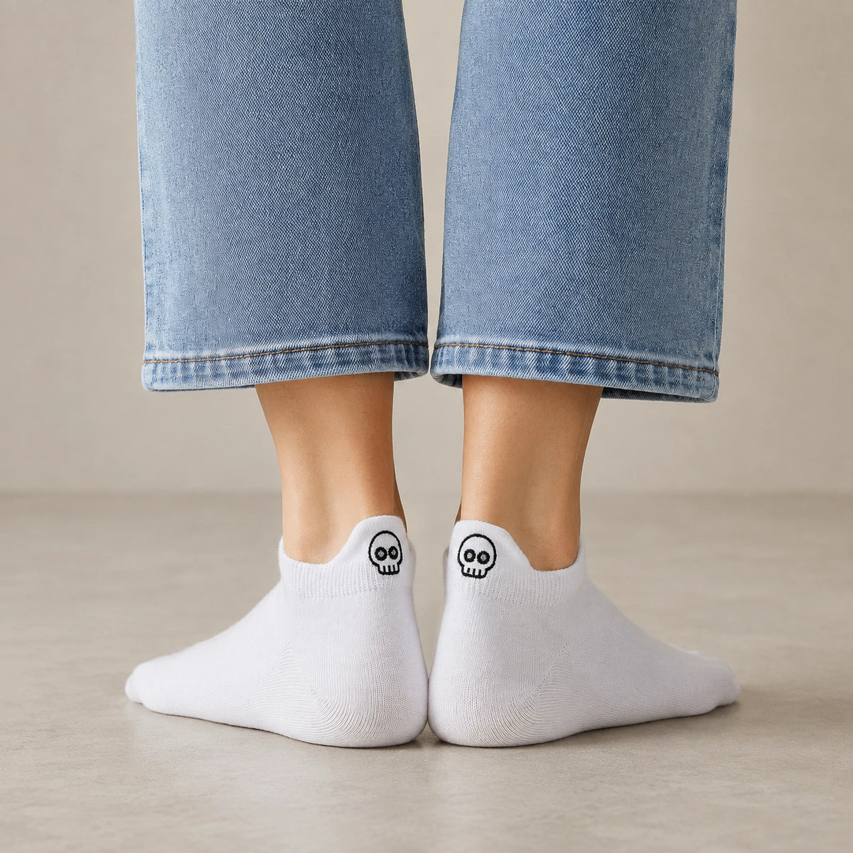 Chaussettes halloween en coton à languette tête de mort pour femme | Chaussettes confortables et élégantes | Idéales pour le quotidien ou les occasions spéciales | Disponibles en plusieurs couleurs et tailles