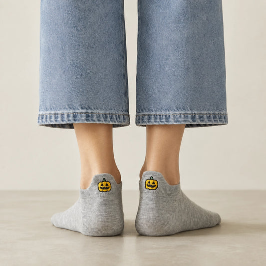 Chaussettes halloween en coton à languette tête de mort pour femme | Chaussettes confortables et élégantes | Idéales pour le quotidien ou les occasions spéciales | Disponibles en plusieurs couleurs et tailles