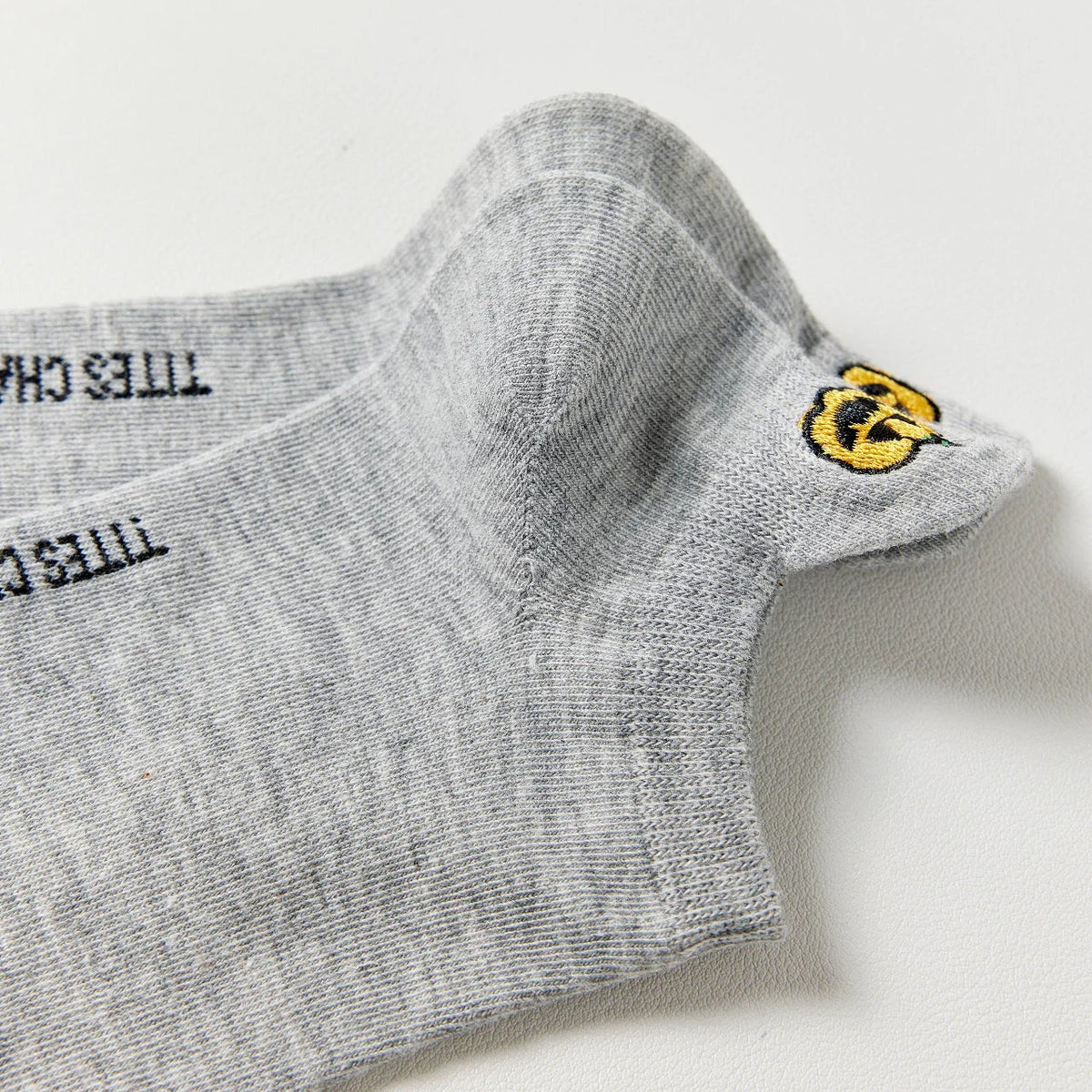 Chaussettes halloween en coton à languette tête de mort pour femme | Chaussettes confortables et élégantes | Idéales pour le quotidien ou les occasions spéciales | Disponibles en plusieurs couleurs et tailles