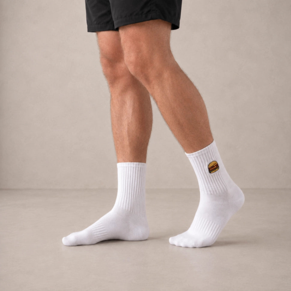 Chaussettes hautes sport, matière côtelée pour un bon ajustement, part de pizza brodée sur le côté