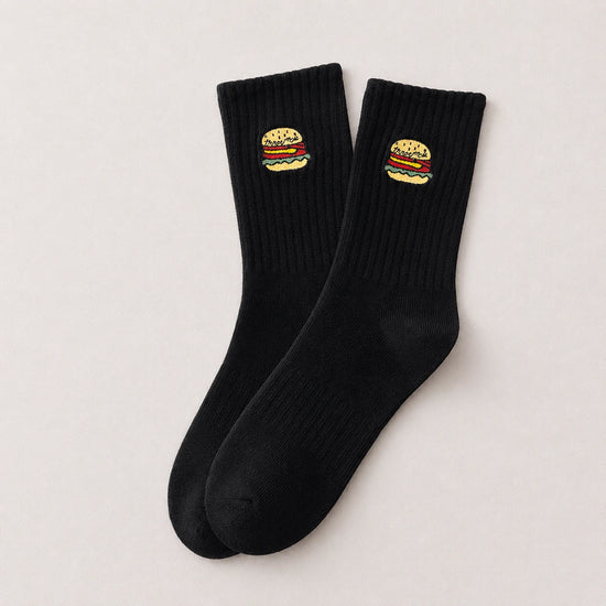Chaussettes noir adultes en coton avec un burger brodé | Chaussettes abordables et de haute qualité | Un excellent choix pour les adultes qui aiment la nourriture et les burgers |