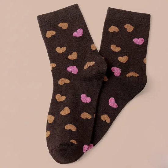 Chaussettes fantaisie femme vendues à l’unité : motifs léopard, rayures ou cœurs. Douces, confortables et taille unique 35-41. Ajoutez une touche tendance à toutes vos tenues ! Existe aussi en lot de 3.