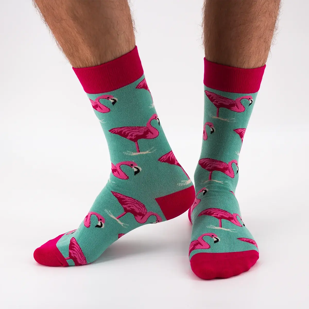 Chaussettes hautes en coton à motif Flamant Rose pour homme et femme | Chaussettes douces et respirantes | Un cadeau parfait pour les hommes et les femmes de tous âges | Disponibles à un prix abordable.