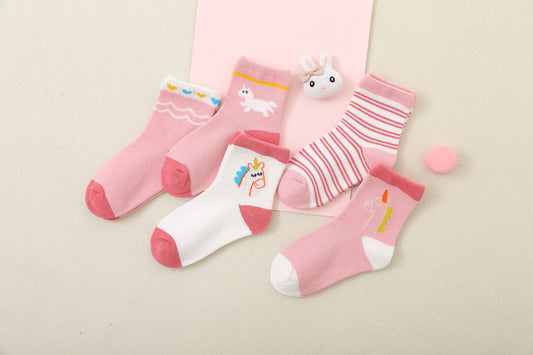 Lot de 5 chaussettes montantes, fond rose ou blanc, motifs variés : rayures, licornes, coeurs. Pour bébé et enfant (du 12 mois au 12 ans).