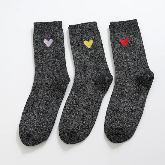 Chaussettes hautes noir fil lurex argenté, coeur brodé mauve, jaune ou rouge 