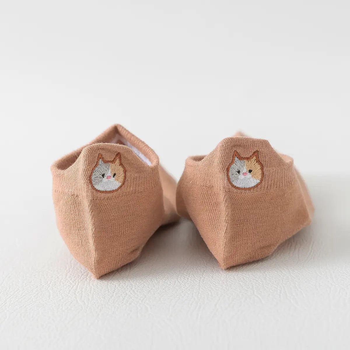 Chaussettes marrons en coton à languette chat pour femme | Chaussettes confortables et élégantes | Idéales pour le quotidien ou les occasions spéciales | Disponibles en plusieurs couleurs et tailles