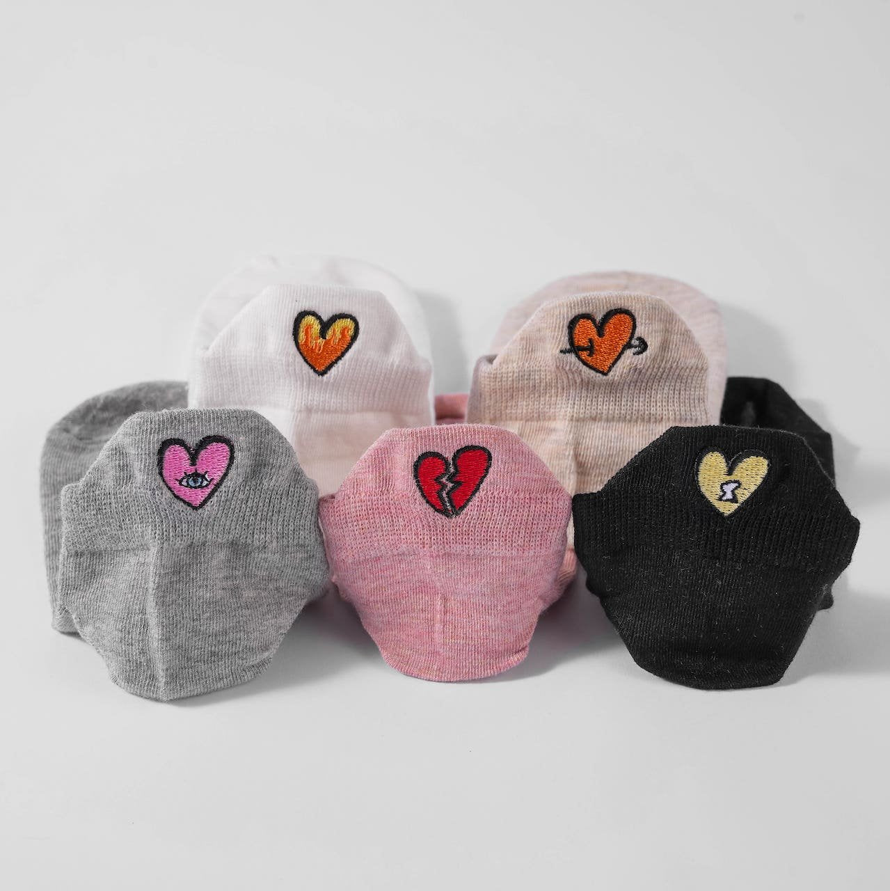 vue sur les languettes de chaussettes coeurs messages