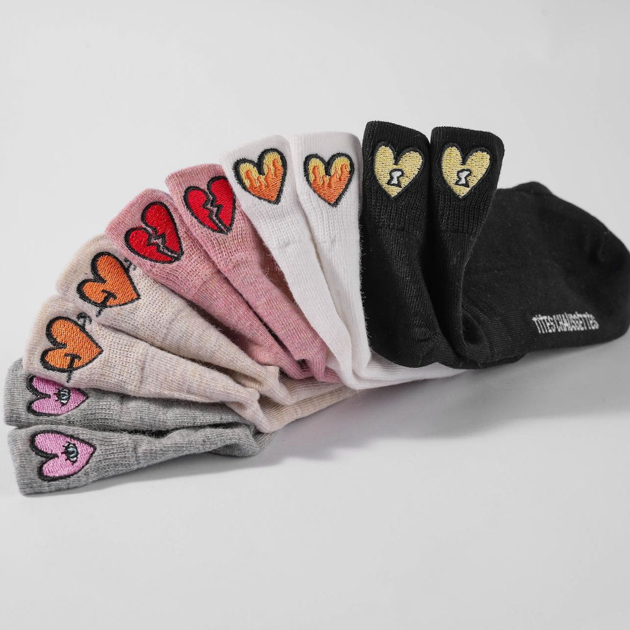 tous les modéles de chaussettes languettes coeurs messages