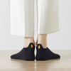 Chaussettes languette noires, motif carotte brodé sur la languette 