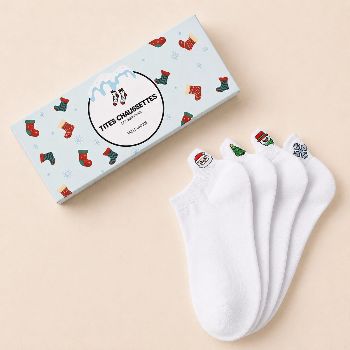 Coffret de 4 chaussettes blanches motif de noël, languette brodée : Père Noël, bonhomme de neige, flocon, sapin 