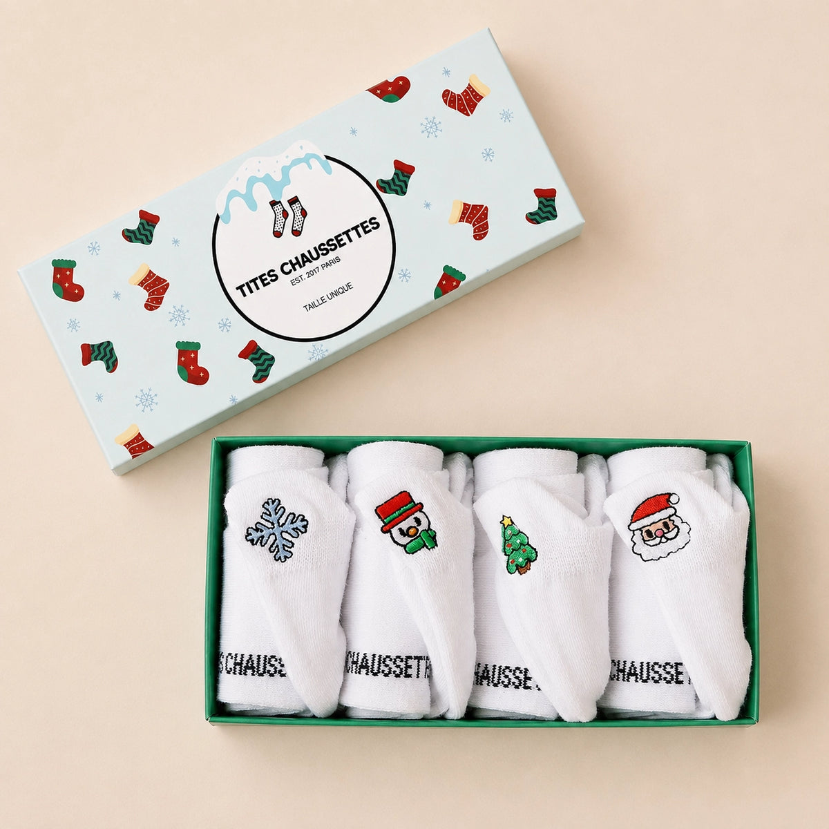 Coffret de 4 chaussettes blanches motif de noël, languette brodée : Père Noël, bonhomme de neige, flocon, sapin 