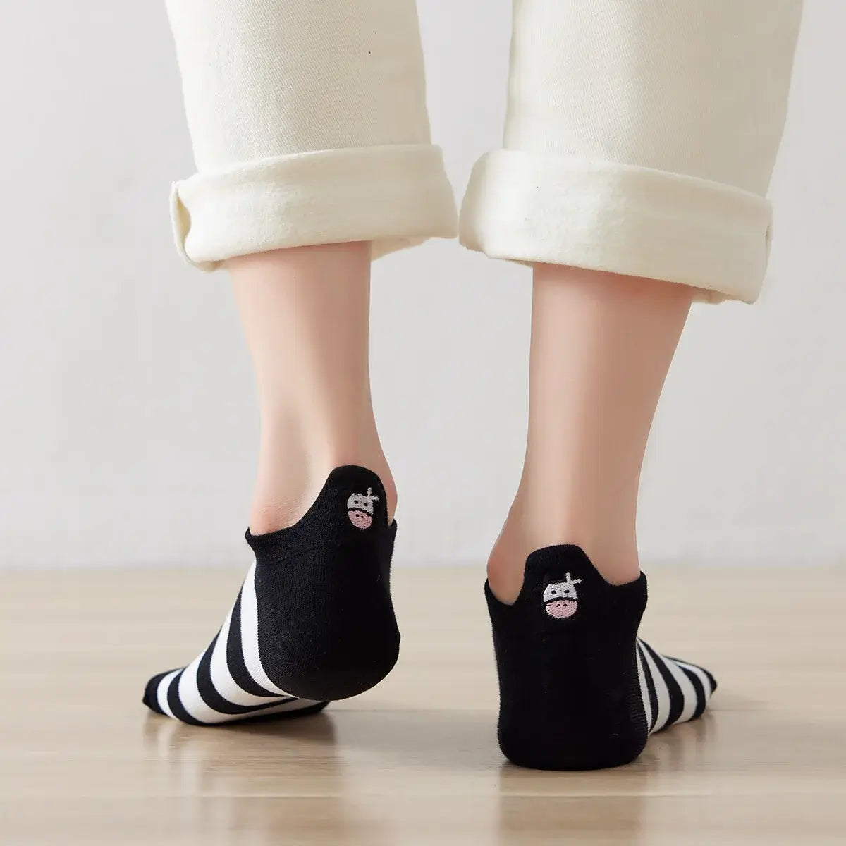 Chaussettes rayure en coton à languette à motif vaches pour femme | Chaussettes élégantes et confortables | Disponibles en plusieurs couleurs.