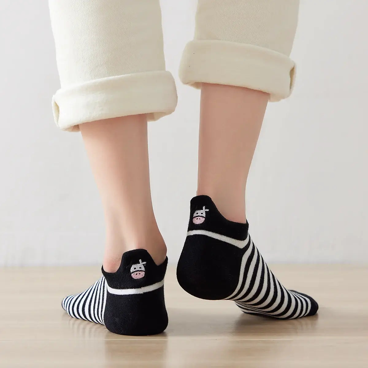 Chaussettes rayure en coton à languette à motif vaches pour femme | Chaussettes élégantes et confortables | Disponibles en plusieurs couleurs.