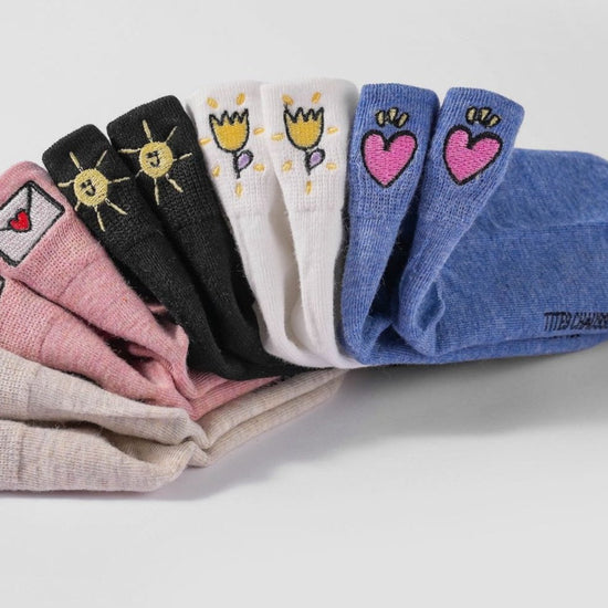 Chaussettes basses femme à languette avec broderie fleur, cœur, tulipe ou soleil. Maintien parfait. Taille 35-41. Douces, gaies et confortables.