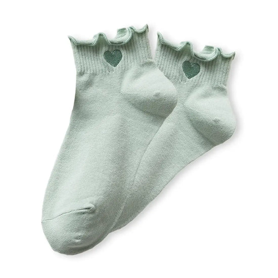 Chaussette courte unie avec cœur brodé et finition dentelle