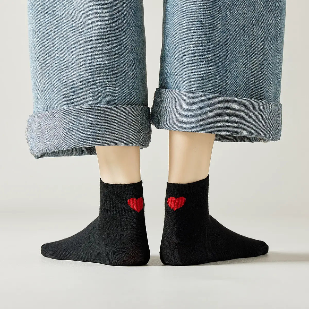 Chaussette mi-haute avec cœur rouge au talon