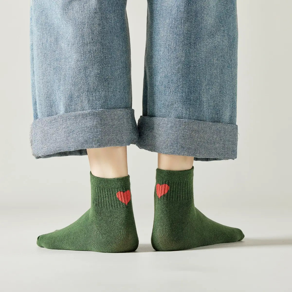 Chaussette mi-haute avec cœur rouge au talon