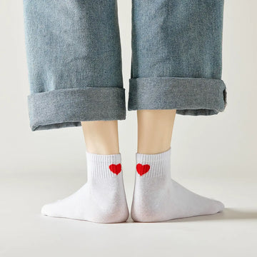 Chaussette mi-haute avec cœur rouge au talon