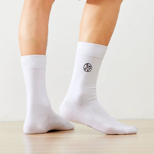 Chaussettes longues mixtes en coton doux, disponibles en 5 coloris et 2 tailles. Confort durable, style sobre. Existe aussi en coffret TitesChaussettes.