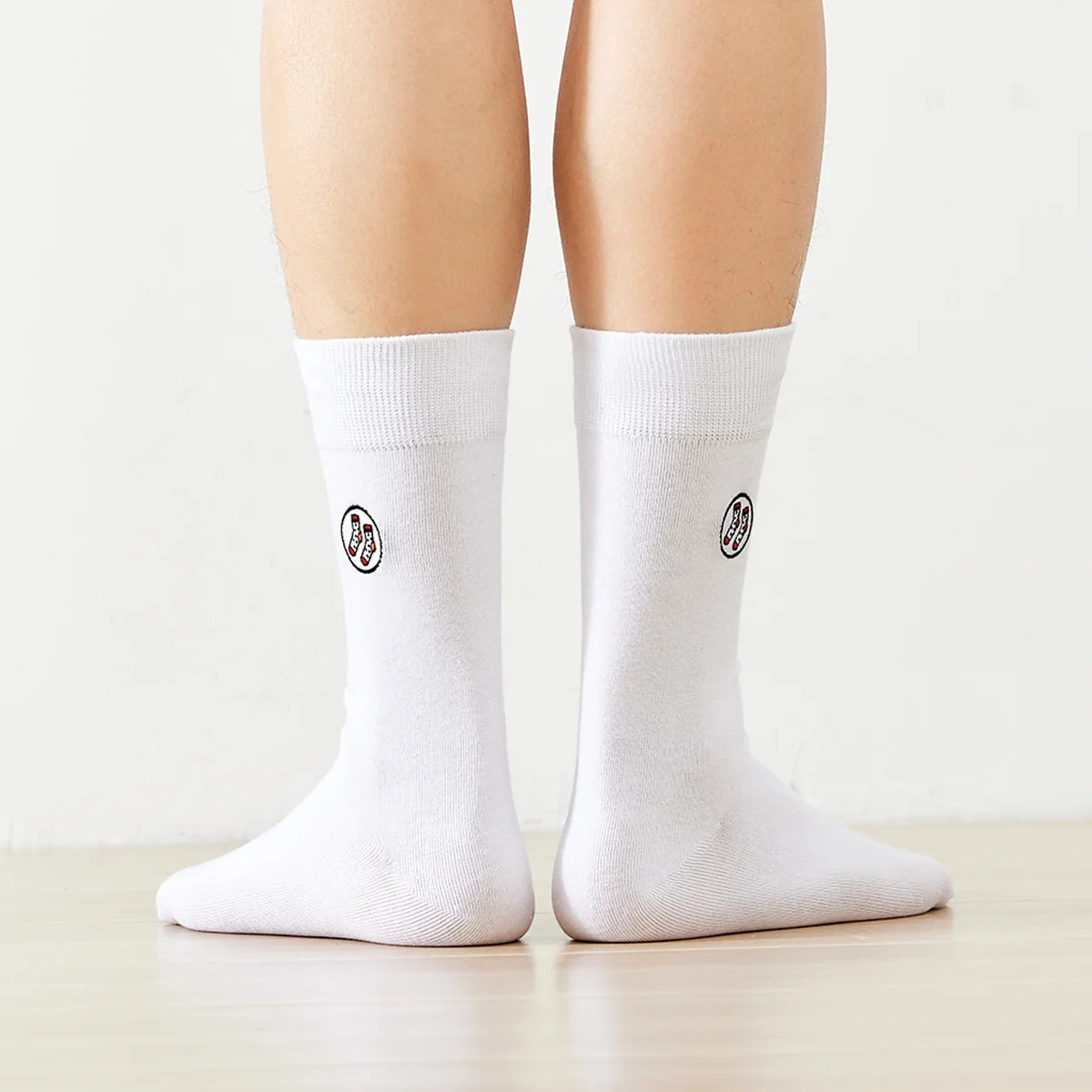 Coffret 4 paires de chaussettes longues mixtes en coton doux. Deux tailles, 5 coloris intemporels. Confort, qualité et style TitesChaussettes.