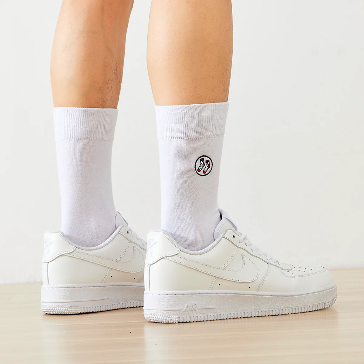Coffret 4 paires de chaussettes longues mixtes en coton doux. Deux tailles, 5 coloris intemporels. Confort, qualité et style TitesChaussettes.