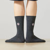 Chaussettes longues mixtes en coton doux, disponibles en 5 coloris et 2 tailles. Confort durable, style sobre. Existe aussi en coffret TitesChaussettes.