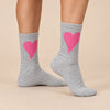 Chaussettes cœur oversize femme à l’unité en vert, gris ou marron. Douces et stretch, taille unique 35-41, pour un look original, confortable et très chic.