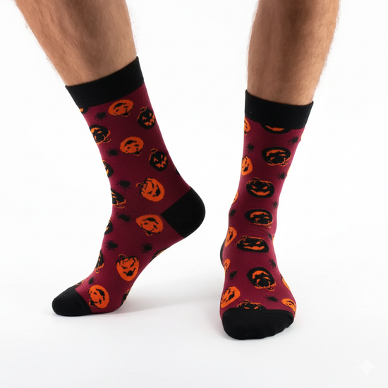 Chaussettes hautes homme Halloween taille 38-45. Confortables et extensibles, avec motifs citrouilles et araignées. Style festif garanti.